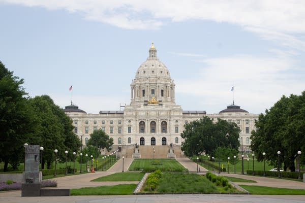 Minnesota State Capitol in the summer.