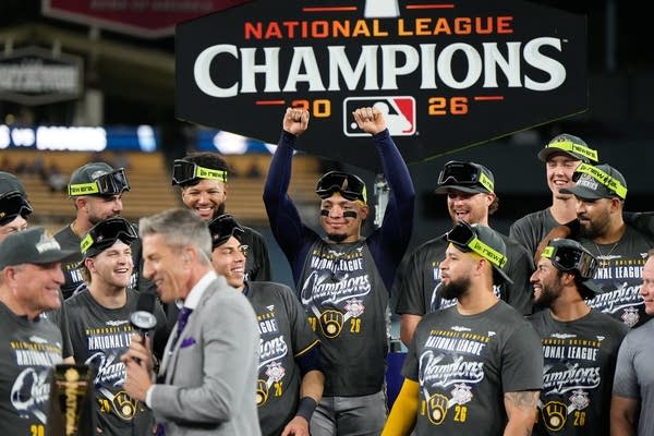 NLCS Brewers Dodgers Baseball